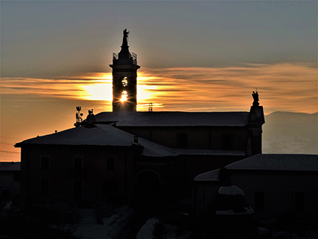 Sulle nevi del Monte Zucco (1232 m ) da S. Antonio Abbandonato (987 m) sui sent. 505-506 il 14 gennaio 2021 - FOTOGALLERY